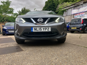 2015 Nissan Qashqai 1.5 Dci Tekna in Grey — image 4