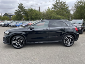 2015 Mercedes-Benz Gla 2.1 Gla200d Amg Line in Black — image 6