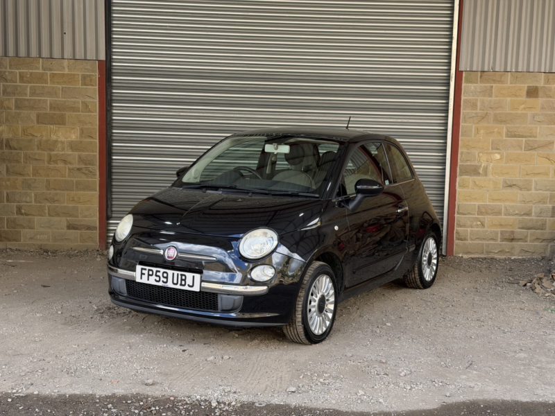 2009 Fiat 500 1.2 500 1.2 Lounge (start Stop) in Black — image 1