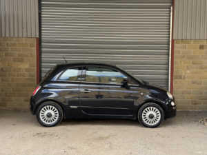 2009 Fiat 500 1.2 500 1.2 Lounge (start Stop) in Black — image 4