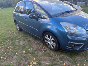 2012 Citroen C4 Picasso 1.6 Hdi Platinum Euro 5 5dr in Blue — image 6