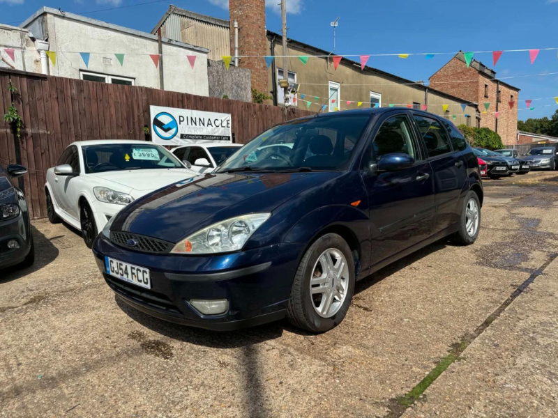 2004 Ford Focus 1.6i 16v Zetec 5dr in Blue — image 1