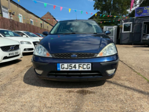 2004 Ford Focus 1.6i 16v Zetec 5dr in Blue — image 2