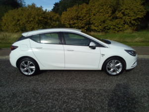 2016 Vauxhall Astra 1.4 I Turbo Sri in White — image 4