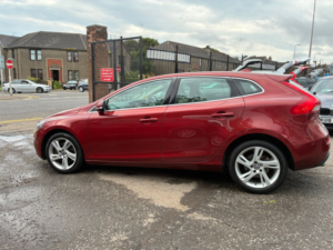 2015 Volvo V40 2.0 D4 Se Lux Nav Hatchback 5dr Diesel Geartronic Euro 6 (s/s) (190 Ps) in Red — image 5