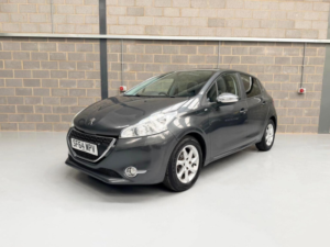 2014 Peugeot 208 1.2 Vti Puretech Style Euro 5 5dr in Grey — image 3