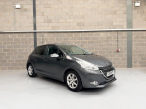 2014 Peugeot 208 1.2 Vti Puretech Style Euro 5 5dr in Grey — image 5