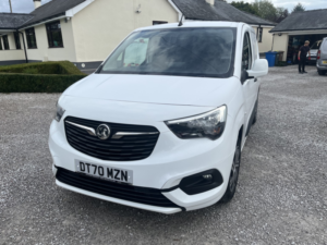 2021 Vauxhall Combo 1.5 Turbo D 2300 Sportive in White — image 5