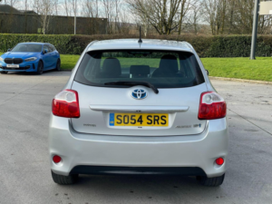 2011 Toyota Auris 1.8 Vvt-H T4 CVT Euro 5 (s/s) 5dr in Silver — image 6