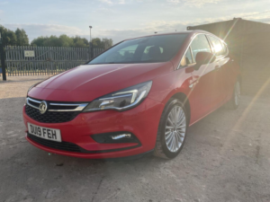 2019 Vauxhall Astra 1.4i Turbo Elite Nav Euro 6 5dr in Red — image 3