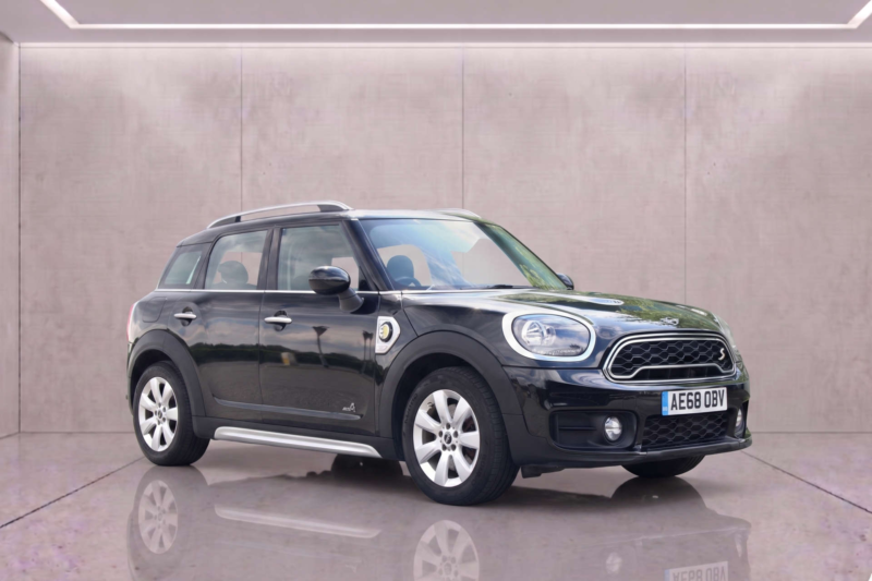 2018 MINI Countryman 1.5 Countryman Cooper S E All4 Auto 4WD 5dr in Black — image 1