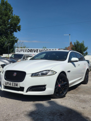 2014 Jaguar Xf 2.2d R-Sport Sportbrake Auto Euro 5 (s/s) 5dr in White — image 3