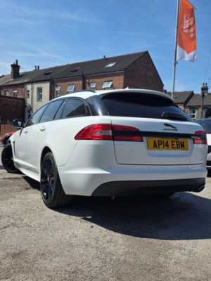 2014 Jaguar Xf 2.2d R-Sport Sportbrake Auto Euro 5 (s/s) 5dr in White — image 4