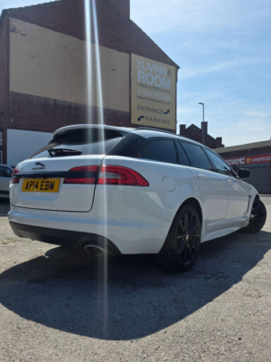 2014 Jaguar Xf 2.2d R-Sport Sportbrake Auto Euro 5 (s/s) 5dr in White — image 6