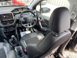 2018 Peugeot 2008 1.2 Puretech Allure Euro 6 (s/s) 5dr in Black — image 5