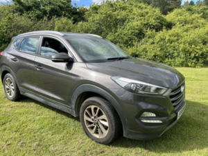 2016 Hyundai Tucson 1.7 Tucson Se Nav 1.7 D 116ps Bd +fss in Grey — image 2