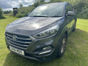 2016 Hyundai Tucson 1.7 Tucson Se Nav 1.7 D 116ps Bd +fss in Grey — image 4