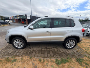 2012 Volkswagen Tiguan 2.0 Tdi Se 4WD Euro 5 5dr in Silver — image 5