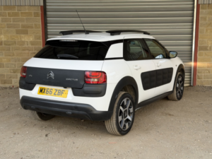2016 Citroen C4 Cactus 1.6 Bluehdi Flair in White — image 5