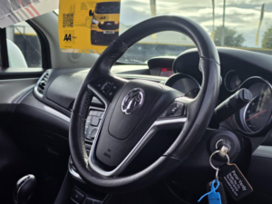 2016 Vauxhall Mokka 1.6i Exclusiv SUV 5dr Petrol Manual 2WD Euro 6 (s/s) (115 Ps) in Silver — image 2