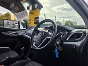 2016 Vauxhall Mokka 1.6i Exclusiv SUV 5dr Petrol Manual 2WD Euro 6 (s/s) (115 Ps) in Silver — image 3