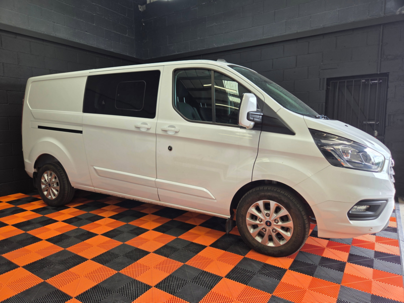 2022 Ford Transit Custom 2.0 300 Ecoblue Limited Crew Van Double Cab 5dr Diesel Manual L2 H1 Euro 6 (s/s) (130 Ps) in White — image 1