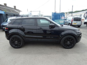 2018 Land Rover Range Rover Evoque 2.0 Td4 Se Tech 4WD Euro 6 (s/s) 5dr in Black — image 4