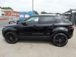 2018 Land Rover Range Rover Evoque 2.0 Td4 Se Tech 4WD Euro 6 (s/s) 5dr in Black — image 5