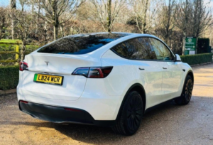 2024 Tesla Model Y Auto Rwd 5dr in White — image 3