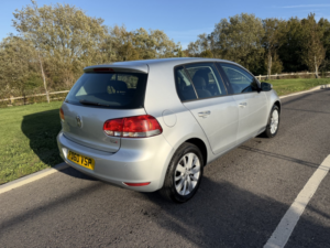 2011 Volkswagen Golf 1.6 Tdi Match in Silver — image 2