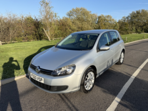 2011 Volkswagen Golf 1.6 Tdi Match in Silver — image 3