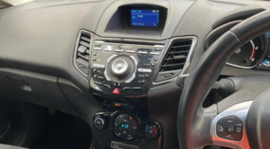 2013 Ford Fiesta 1.6 Tdci Econetic Titanium Euro 5 (s/s) 5dr in Red — image 5