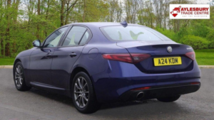 2020 Alfa Romeo Giulia 2.0t Super Auto Euro 6 (s/s) 4dr in Blue — image 3