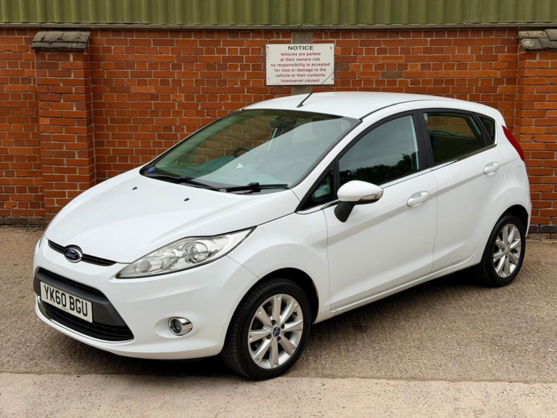 2011 Ford Fiesta 1.25 Zetec 5dr in White — image 1