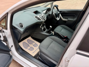 2011 Ford Fiesta 1.25 Zetec 5dr in White — image 4