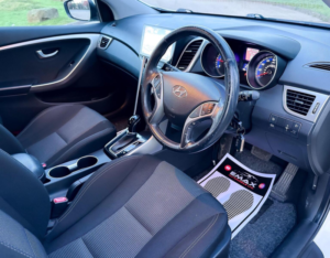 2012 Hyundai I30 1.6 Crdi Style Nav Auto Euro 5 5dr in White — image 3