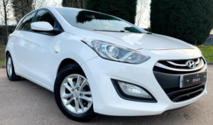 2012 Hyundai I30 1.6 Crdi Style Nav Auto Euro 5 5dr in White — image 5