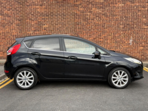 2015 Ford Fiesta 1.0t Ecoboost Titanium Powershift Euro 6 5dr in Black — image 5