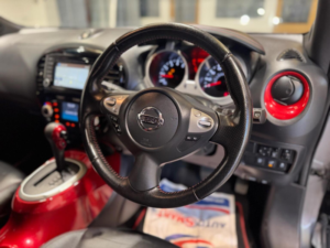 2016 Nissan Juke 1.6 Tekna Xtron Euro 6 5dr in Grey — image 2