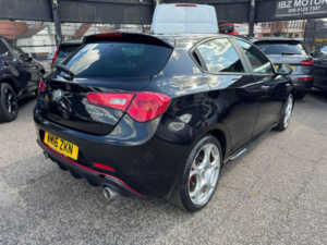 2016 Alfa Romeo Giulietta 2.0 Jtdm-2 Speciale Tct Euro 6 (s/s) 5dr in Black — image 6