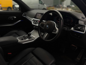 2022 BMW 3 Series 2.0 320i M Sport Auto Euro 6 (s/s) 4dr in Black — image 3