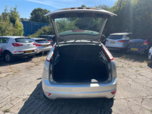 2010 Ford Focus 1.6 Zetec 5dr in Silver — image 4