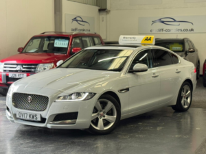 2017 Jaguar Xf 2.0 D Portfolio in White — image 4