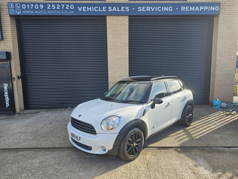 2011 MINI Countryman 1.6 Cooper D All4 Countryman in White — image 1