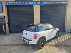 2011 MINI Countryman 1.6 Cooper D All4 Countryman in White — image 5