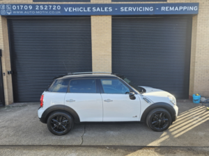 2011 MINI Countryman 1.6 Cooper D All4 Countryman in White — image 6