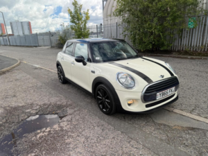 2015 MINI Hatch 1.5 Cooper D Euro 6 (s/s) 5dr in White — image 2