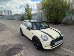 2015 MINI Hatch 1.5 Cooper D Euro 6 (s/s) 5dr in White — image 3