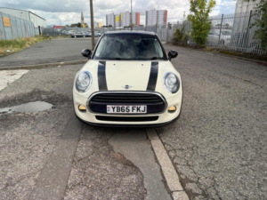 2015 MINI Hatch 1.5 Cooper D Euro 6 (s/s) 5dr in White — image 5