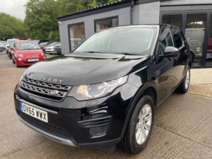 2016 Land Rover Discovery Sport 2.0 Td4 Se in Black — image 3